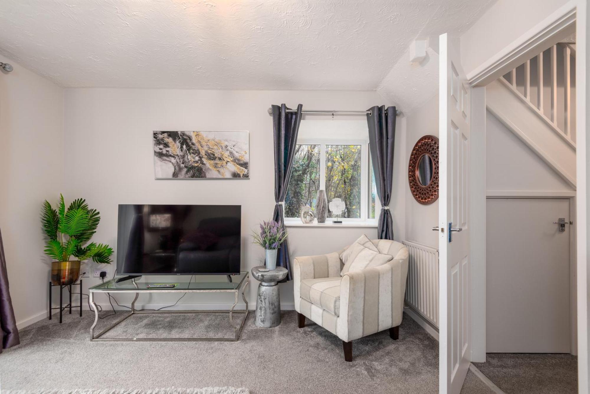 Worcester Fabulous Cherry Tree Mews Self Check In Dogs Welcome By Prior Arrangement , 2 Double Bedrooms ,Super Fast Wi-Fi, With Free Off Road Parking For 2 Vehicles Near Royal Hospital And Woodland Walks Dış mekan fotoğraf