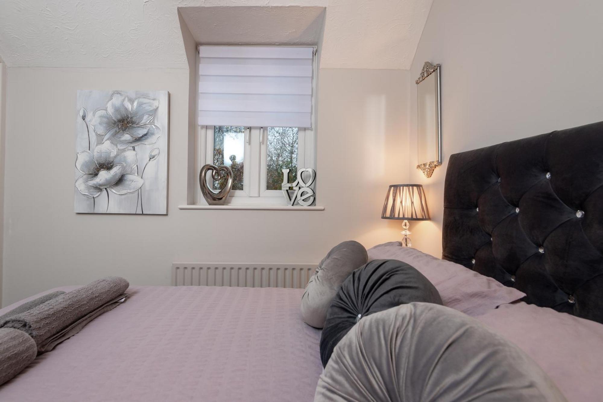 Worcester Fabulous Cherry Tree Mews Self Check In Dogs Welcome By Prior Arrangement , 2 Double Bedrooms ,Super Fast Wi-Fi, With Free Off Road Parking For 2 Vehicles Near Royal Hospital And Woodland Walks Dış mekan fotoğraf