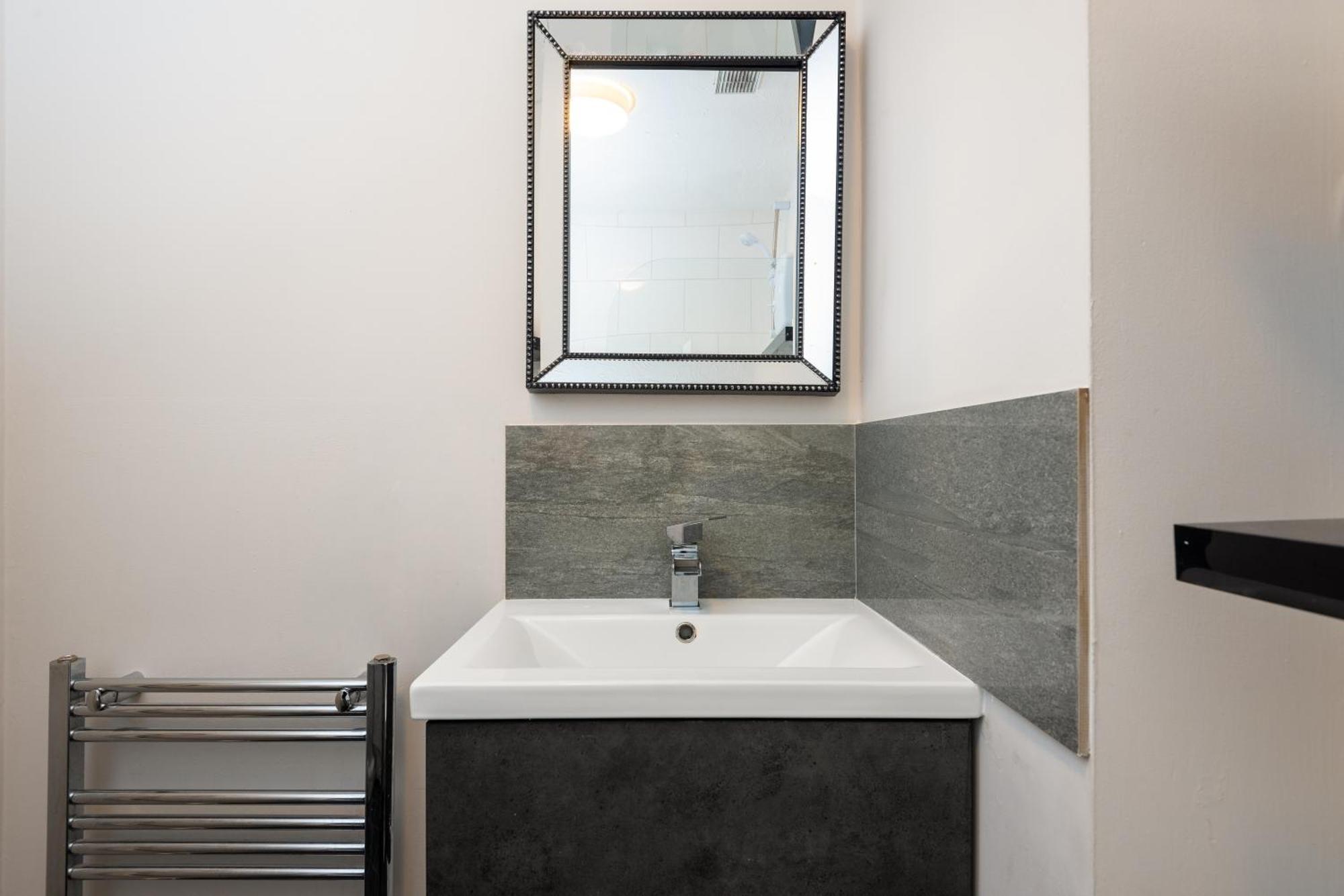 Worcester Fabulous Cherry Tree Mews Self Check In Dogs Welcome By Prior Arrangement , 2 Double Bedrooms ,Super Fast Wi-Fi, With Free Off Road Parking For 2 Vehicles Near Royal Hospital And Woodland Walks Dış mekan fotoğraf