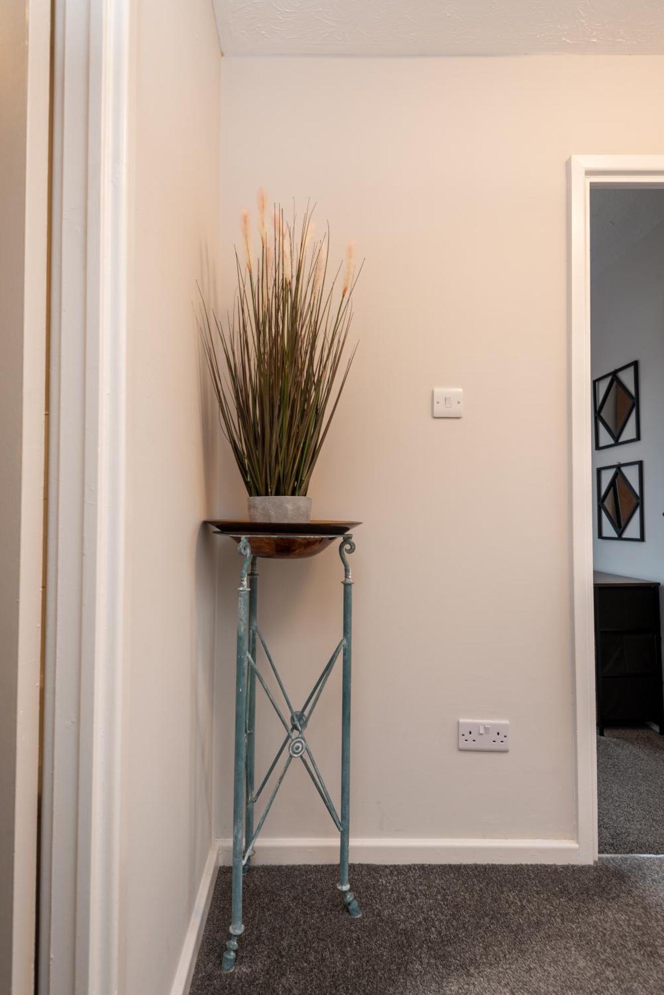 Worcester Fabulous Cherry Tree Mews Self Check In Dogs Welcome By Prior Arrangement , 2 Double Bedrooms ,Super Fast Wi-Fi, With Free Off Road Parking For 2 Vehicles Near Royal Hospital And Woodland Walks Dış mekan fotoğraf