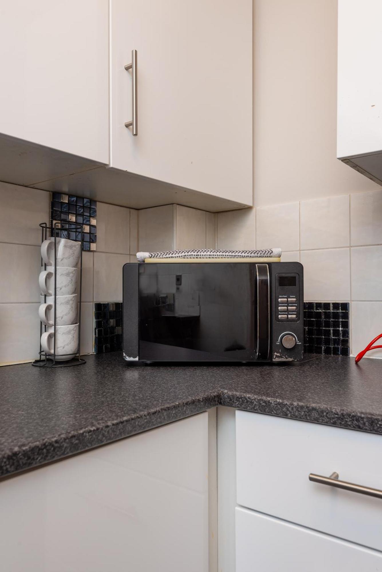 Worcester Fabulous Cherry Tree Mews Self Check In Dogs Welcome By Prior Arrangement , 2 Double Bedrooms ,Super Fast Wi-Fi, With Free Off Road Parking For 2 Vehicles Near Royal Hospital And Woodland Walks Dış mekan fotoğraf