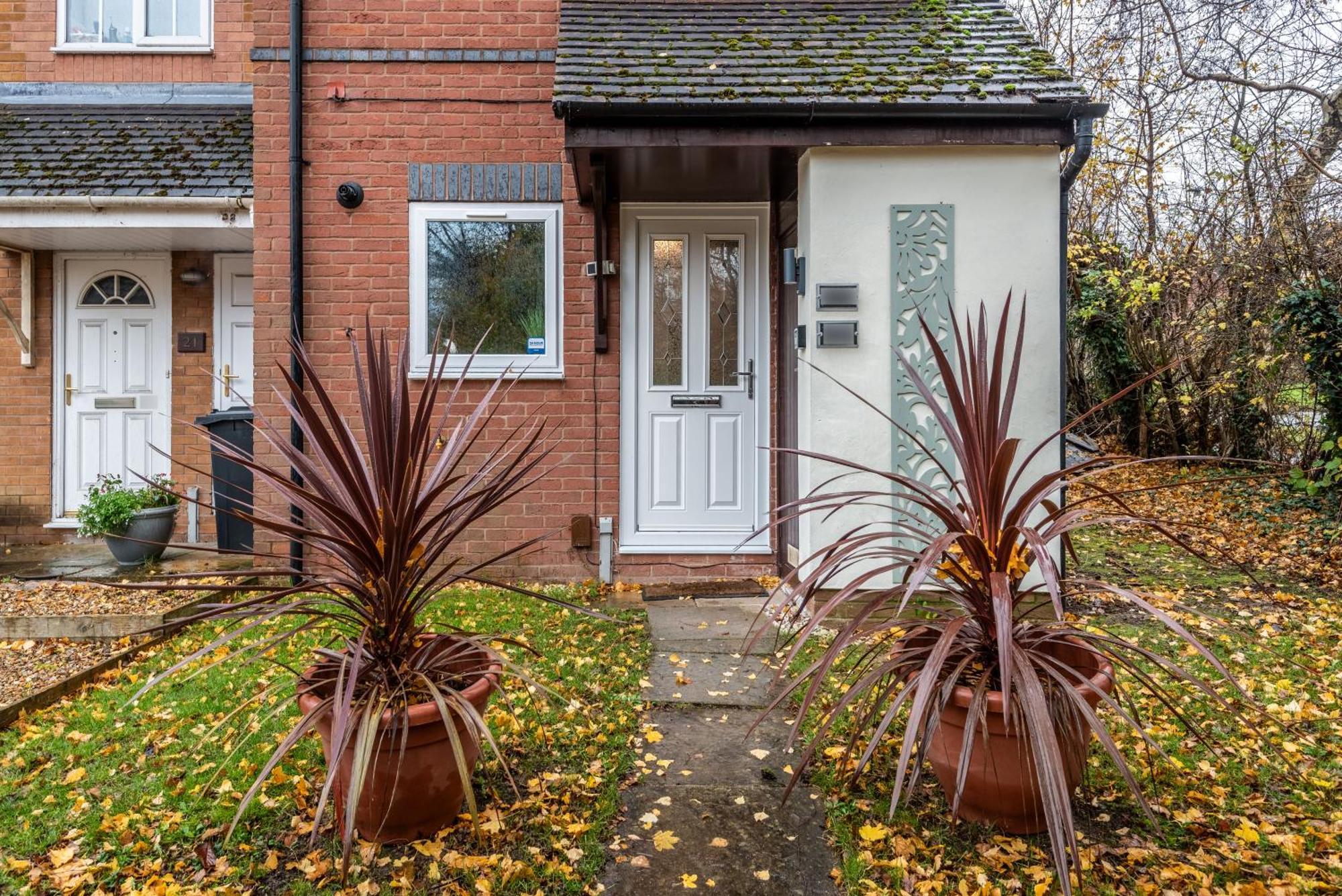Worcester Fabulous Cherry Tree Mews Self Check In Dogs Welcome By Prior Arrangement , 2 Double Bedrooms ,Super Fast Wi-Fi, With Free Off Road Parking For 2 Vehicles Near Royal Hospital And Woodland Walks Dış mekan fotoğraf
