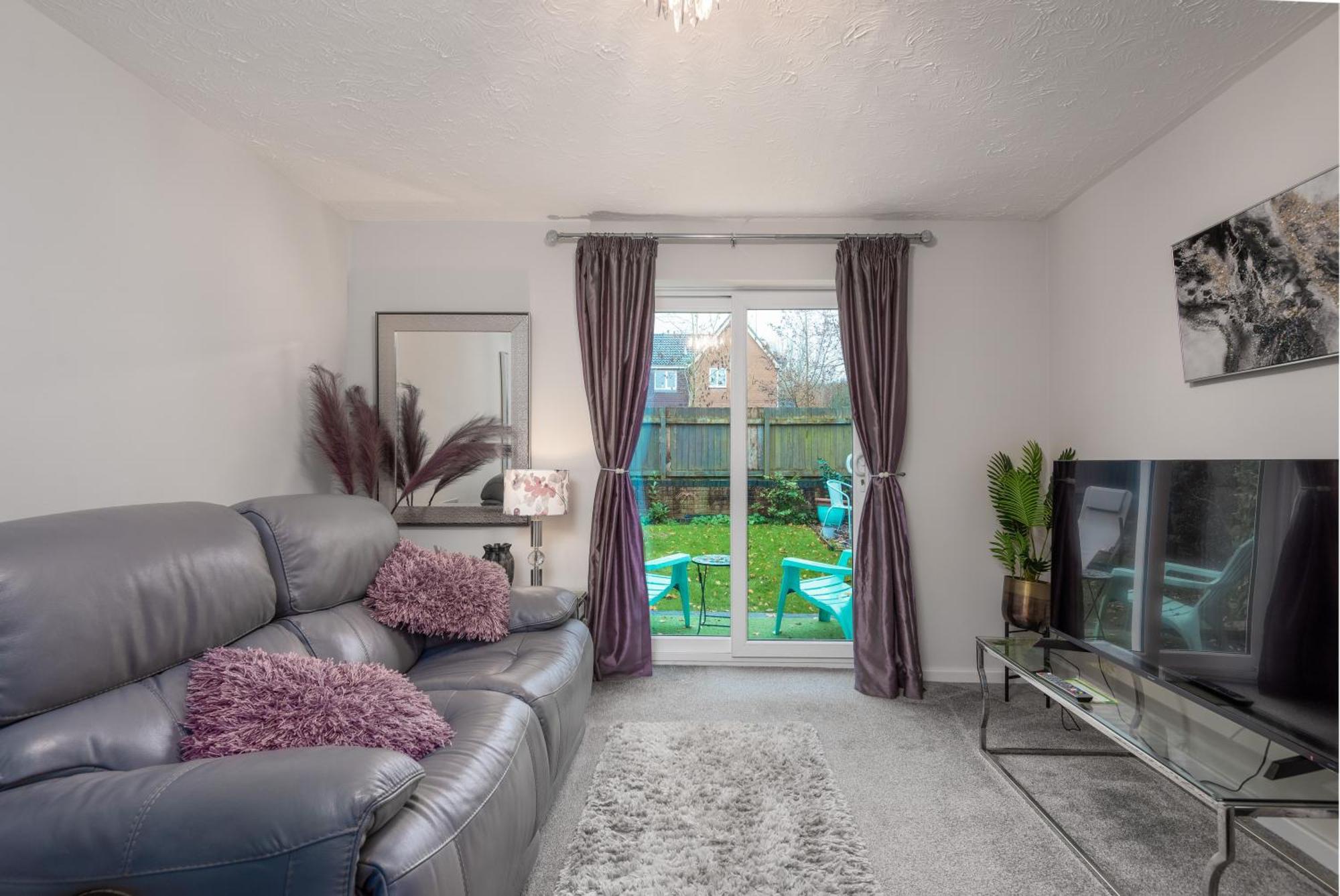 Worcester Fabulous Cherry Tree Mews Self Check In Dogs Welcome By Prior Arrangement , 2 Double Bedrooms ,Super Fast Wi-Fi, With Free Off Road Parking For 2 Vehicles Near Royal Hospital And Woodland Walks Dış mekan fotoğraf